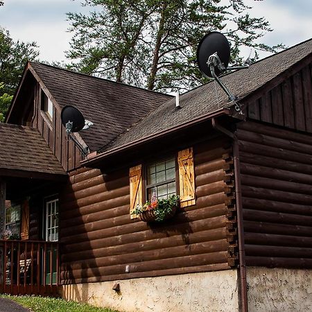 Idyllic Cabin With Hot Tub Less Than 2 Mi To Dollywood! Sevierville Exterior foto