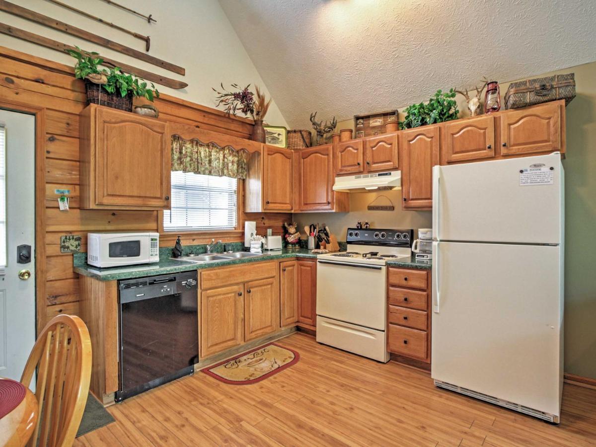 Idyllic Cabin With Hot Tub Less Than 2 Mi To Dollywood! Sevierville Exterior foto