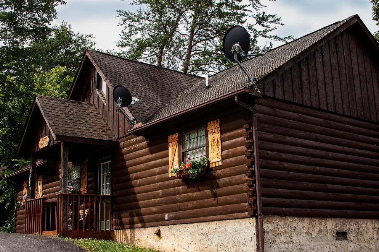 Idyllic Cabin With Hot Tub Less Than 2 Mi To Dollywood! Sevierville Exterior foto
