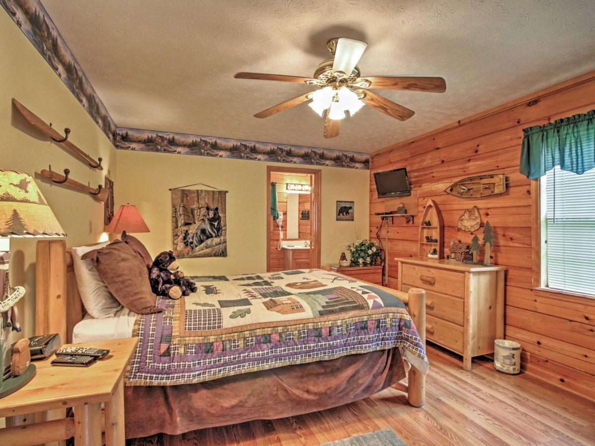 Idyllic Cabin With Hot Tub Less Than 2 Mi To Dollywood! Sevierville Exterior foto