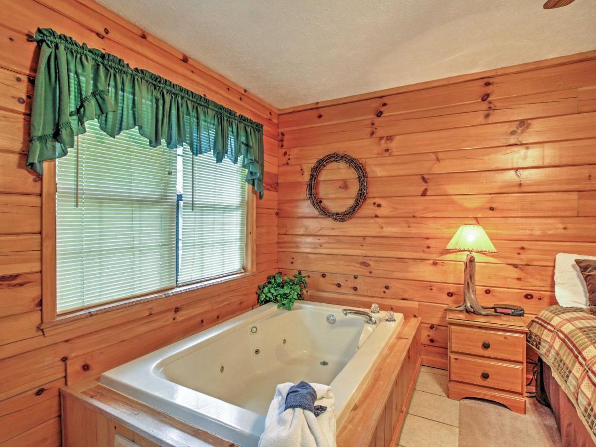 Idyllic Cabin With Hot Tub Less Than 2 Mi To Dollywood! Sevierville Exterior foto